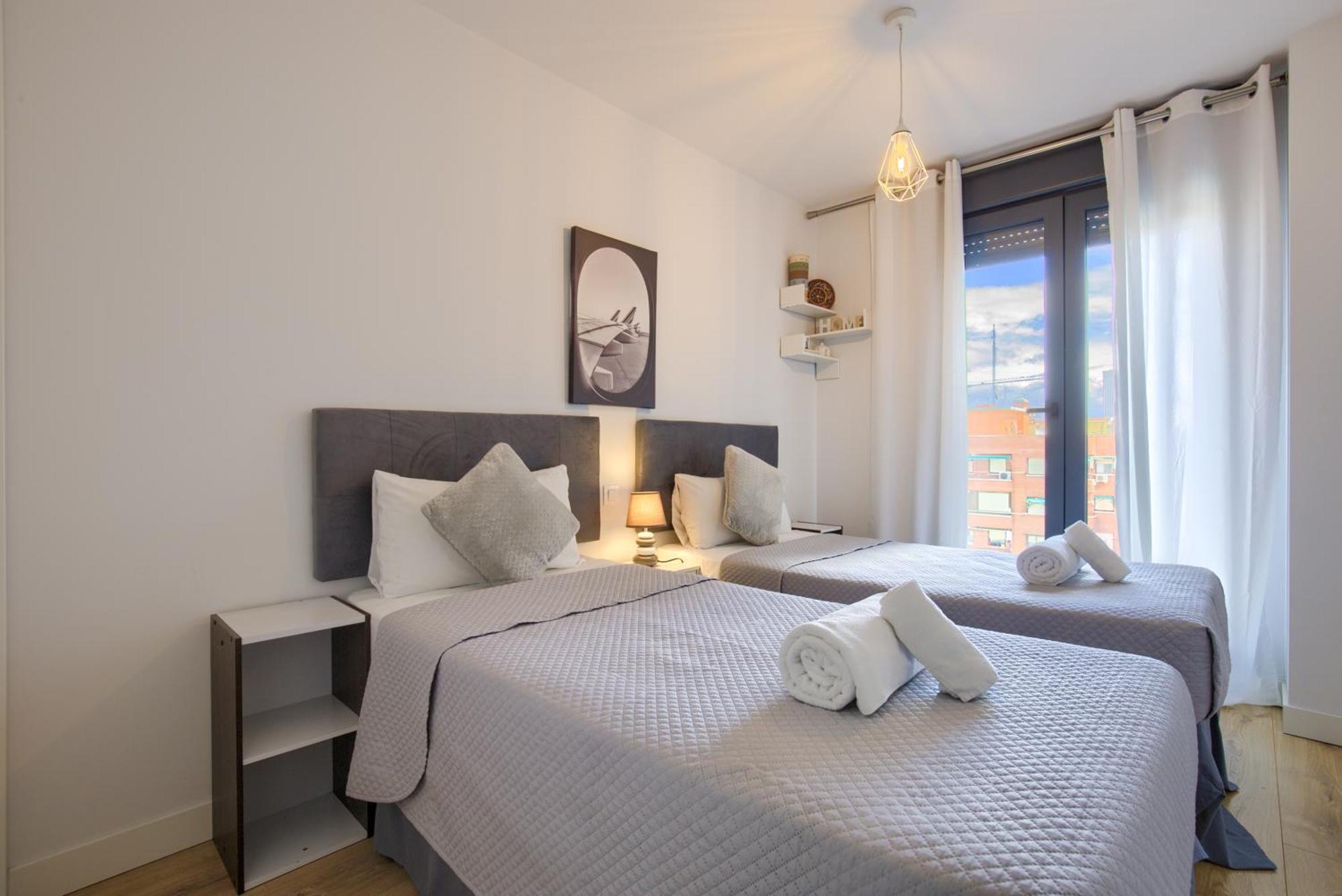 2B2B Deluxe Apartment - Jardines De Cuatro Caminos - Business District - Santiago Bernabeu Madrid Exteriör bild